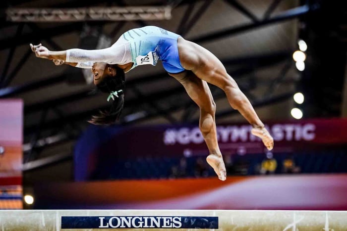BILES03.jpg